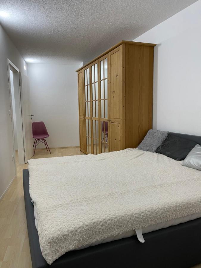 Helle Zwei-Zimmer-Stadt-Wohnung Am Bismarkplatz Mit Tiefgarage ลันด์สฮูท ภายนอก รูปภาพ